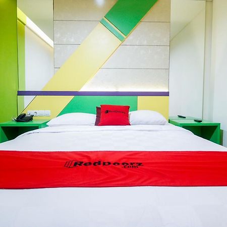 Reddoorz Plus Near Universitas Lambung Mangkurat Банджармасин Экстерьер фото